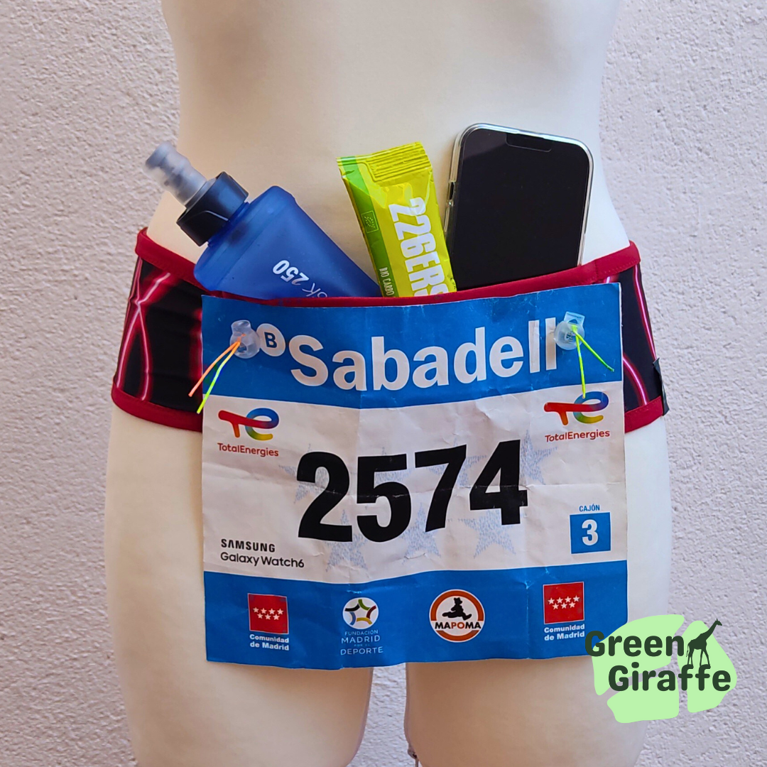 RunPouch Running Belt - Red wire - Green Giraffe