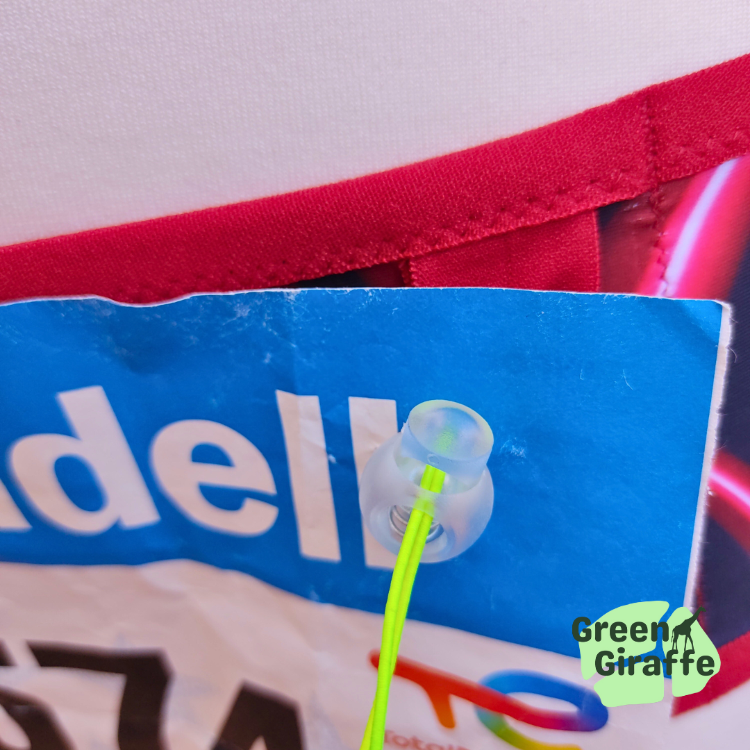 RunPouch Running Belt - Red wire - Green Giraffe