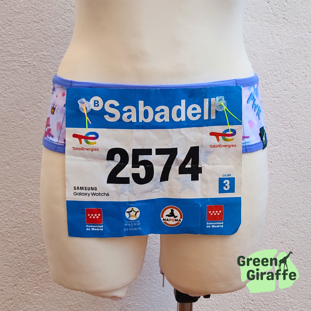 RunPouch Running Belt - Girl Power | Empowering & Stylish for Women - Green Giraffe