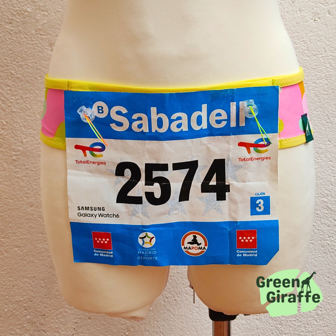 RunPouch Running Belt - Retro Pop | Vintage-Inspired & Stylish for Fitness - Green Giraffe