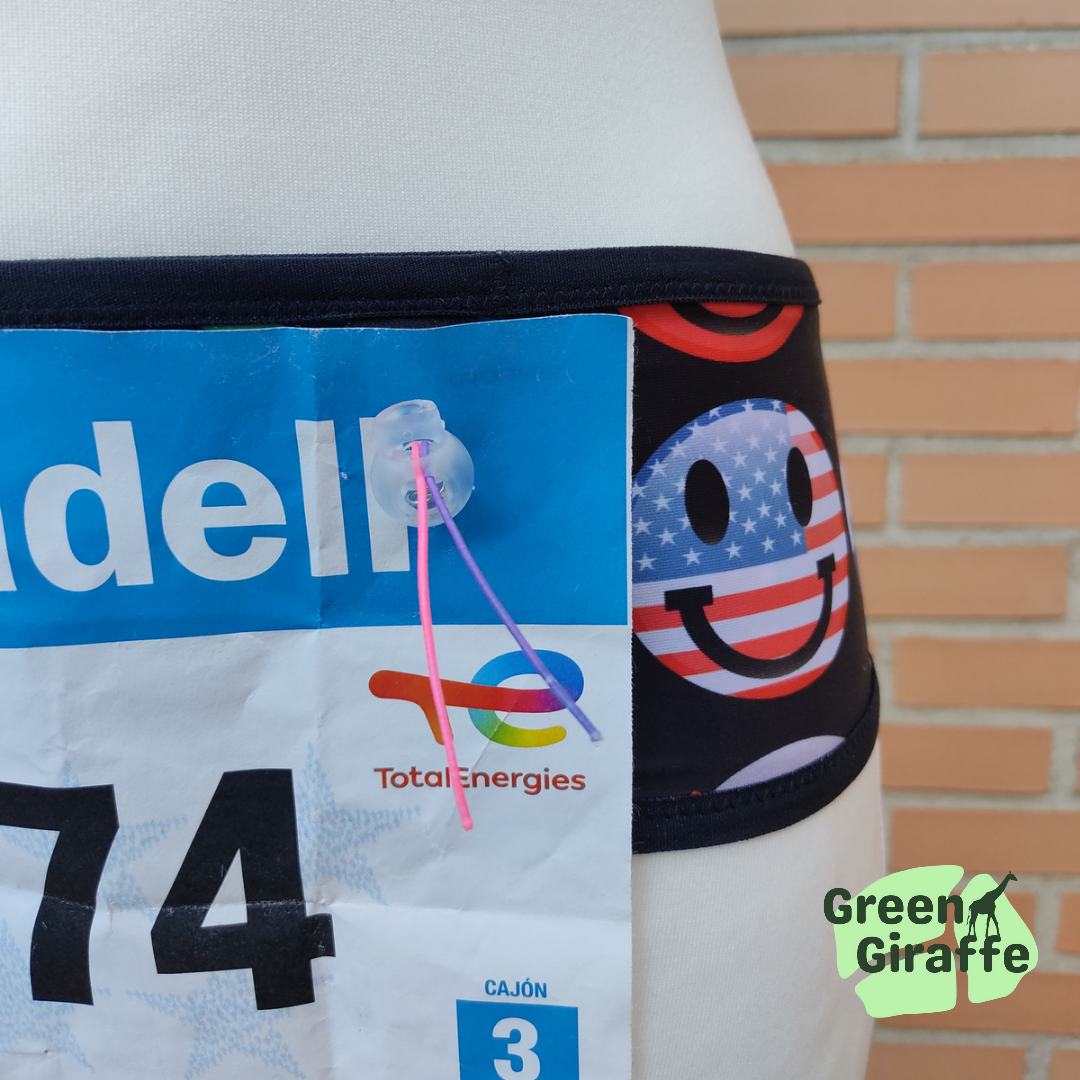 RunPouch Running Belt - One world - Green Giraffe