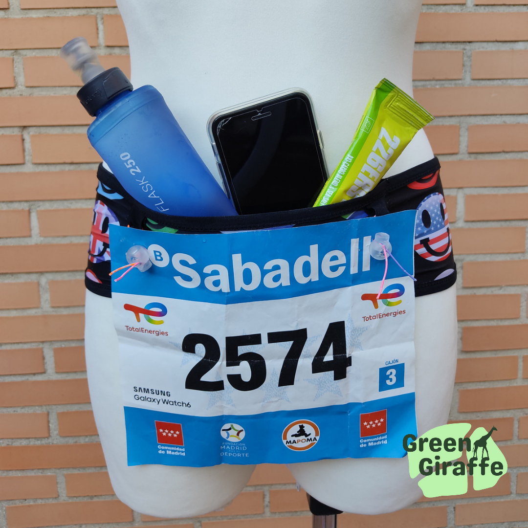 RunPouch Running Belt - One world - Green Giraffe