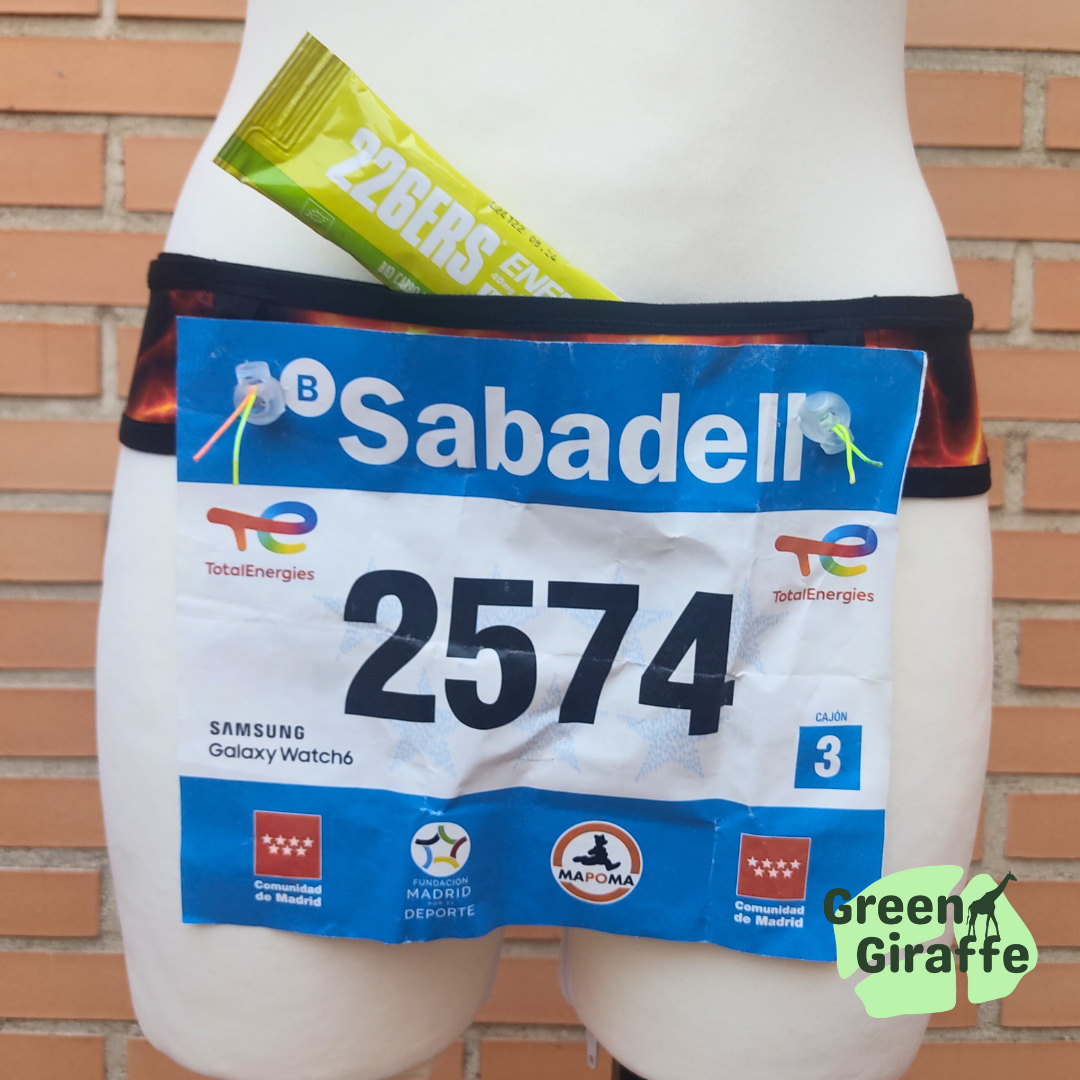 RunPouch Running Belt - Lava - Green Giraffe