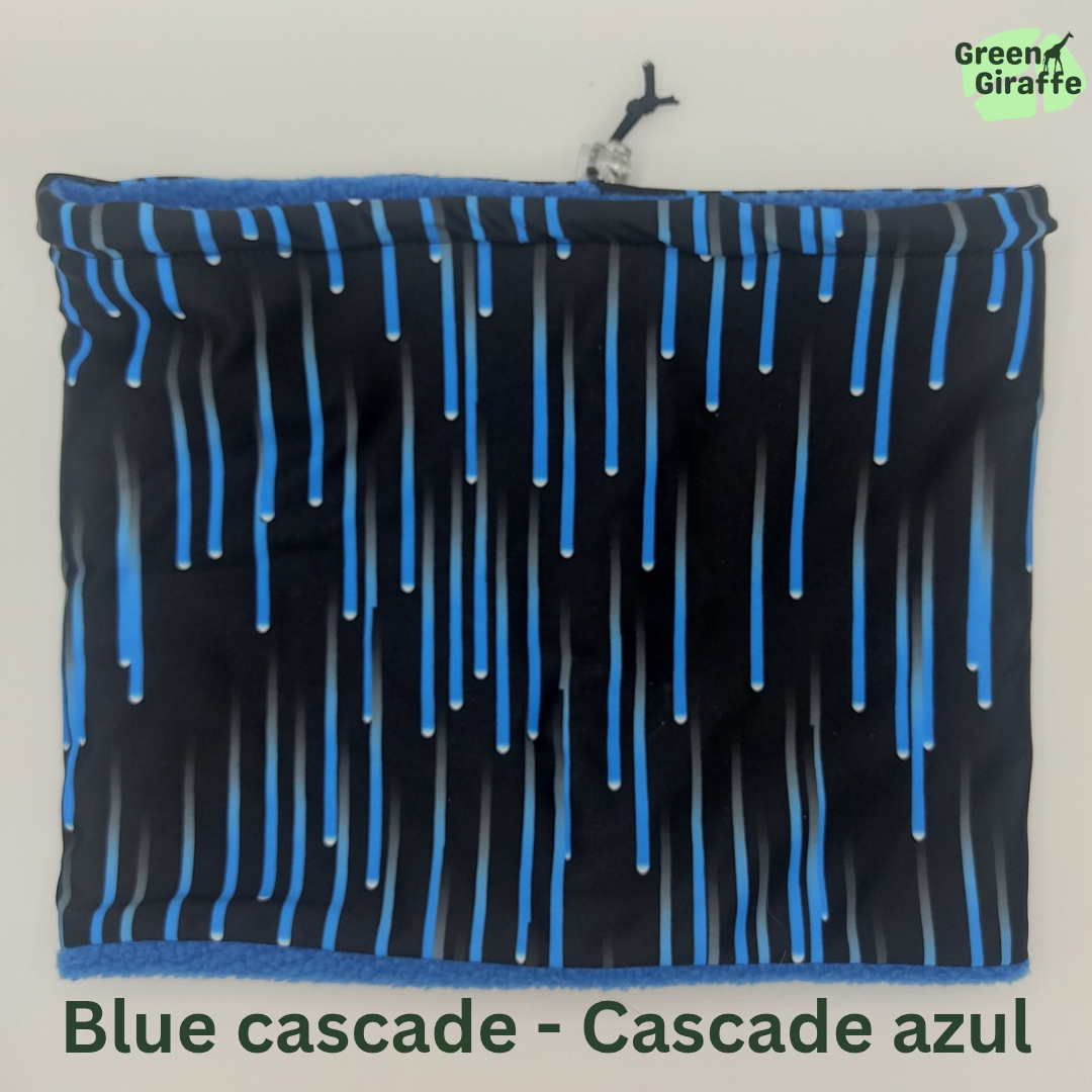 Fleecy neck buff - Green Giraffe