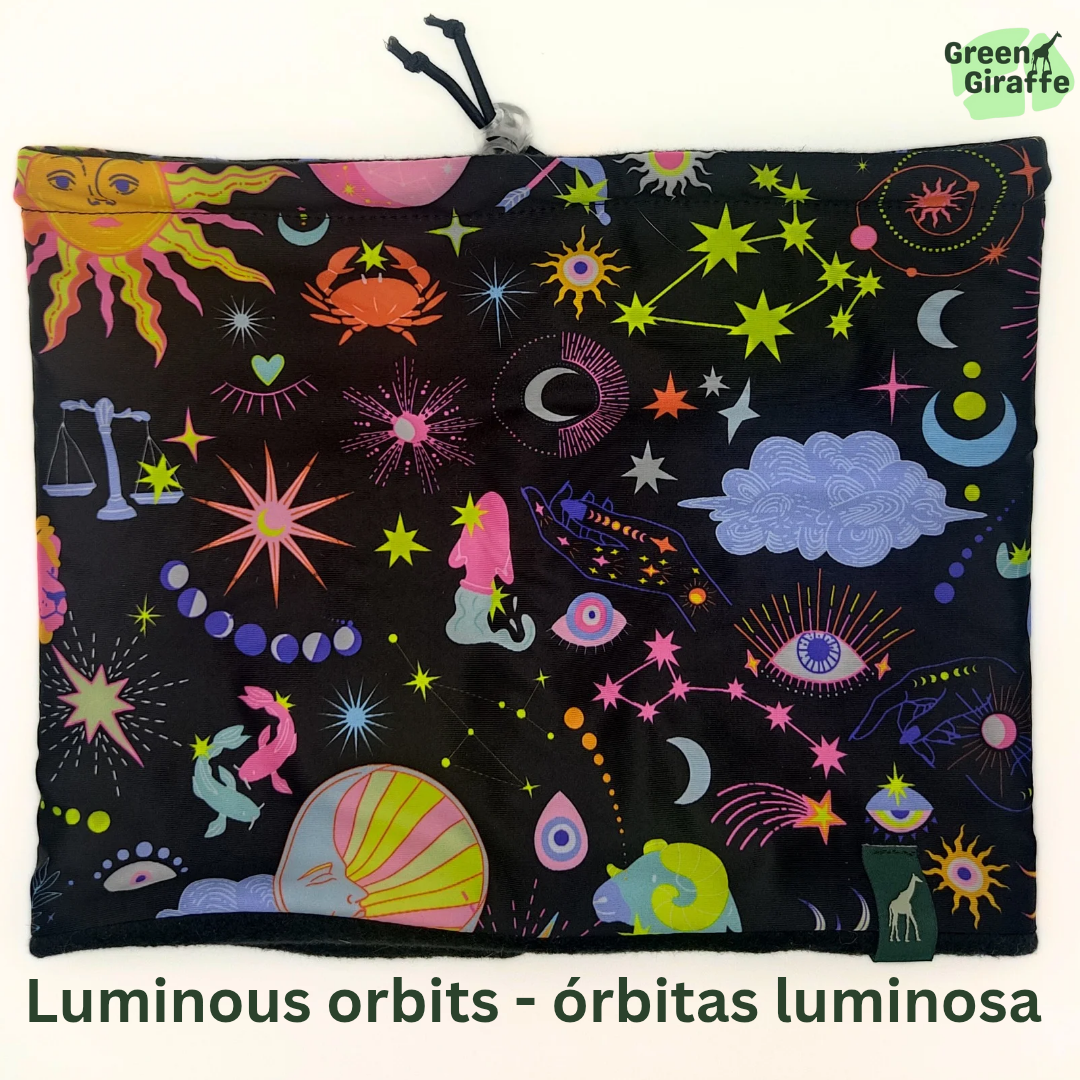 Fleecy neck buff - Green Giraffe