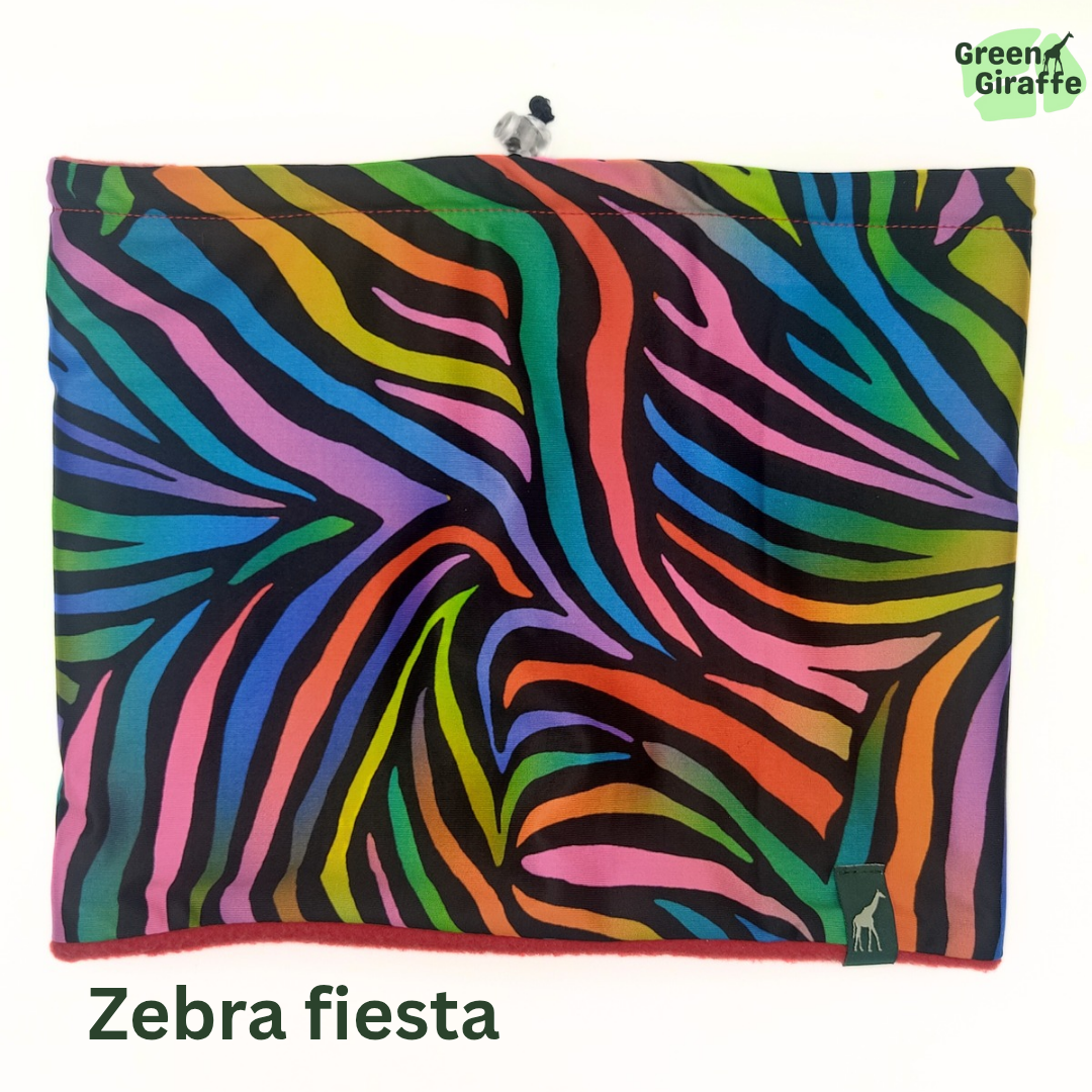 Fleecy neck buff - Green Giraffe