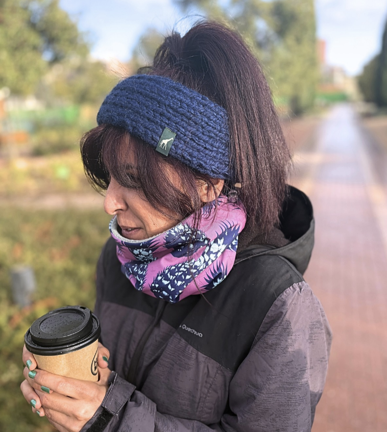 Fleecy neck buff - Green Giraffe