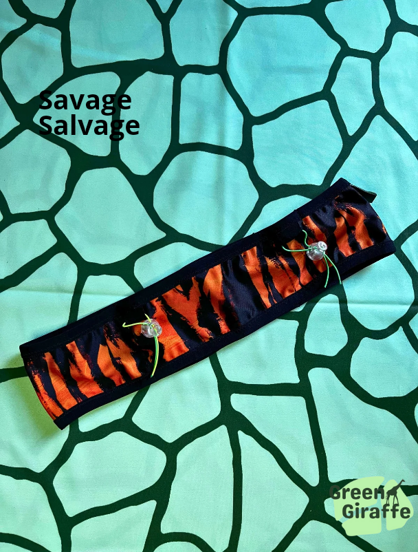 SAMPLE SALE | RunPouch Running Belt - Green Giraffe