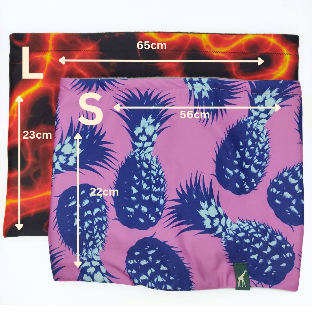 Fleecy neck buff - Green Giraffe